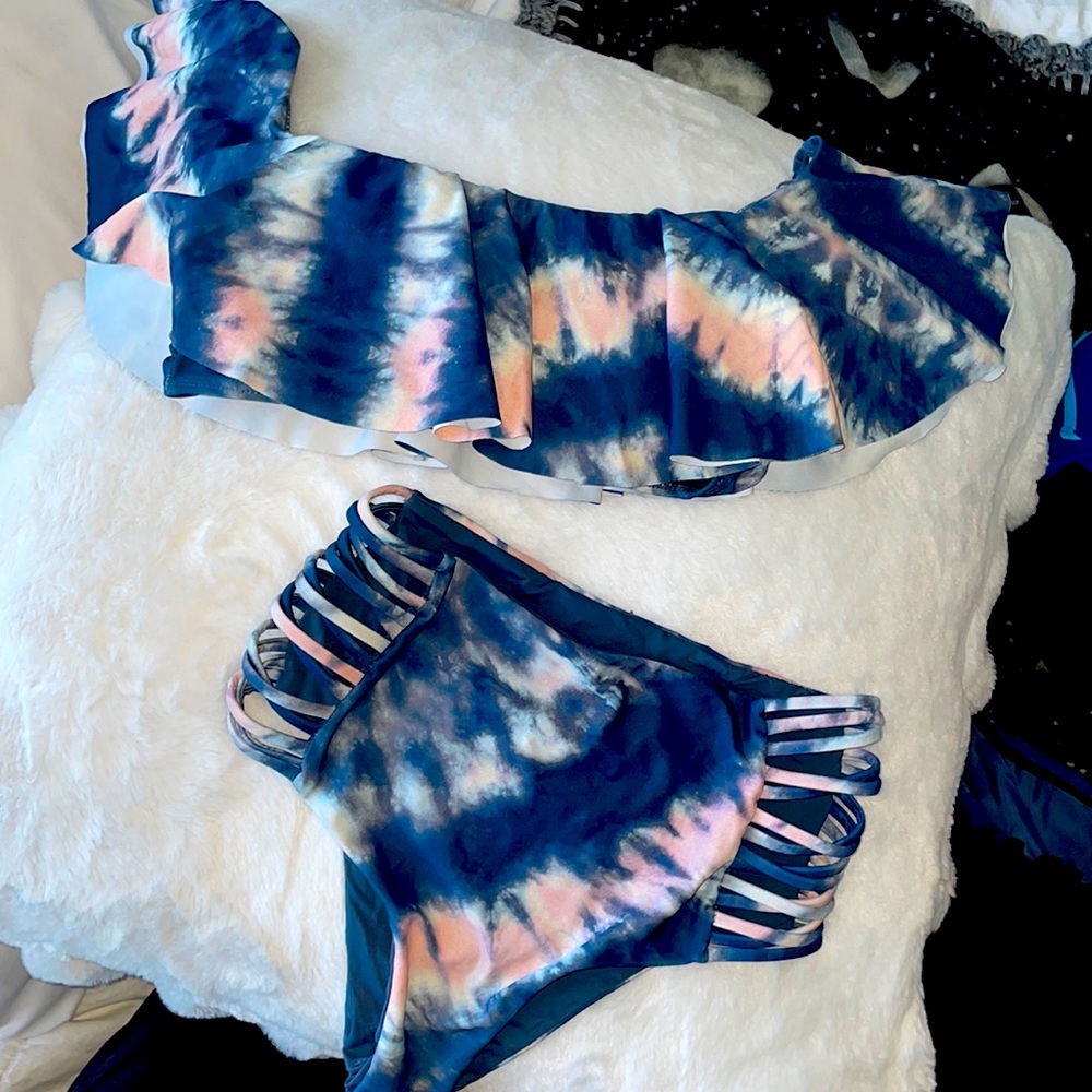 girls bathing suit